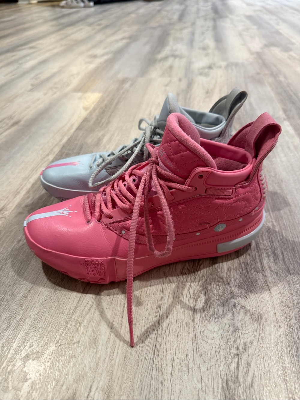 361° Nikola Jokić Joker 1 “Reverse” Basketball/Volleyball pink/blue Size M7/W8.5